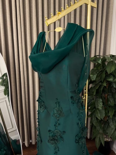 فستان ميكادو على اورجنزا مع ورد بارز لونين