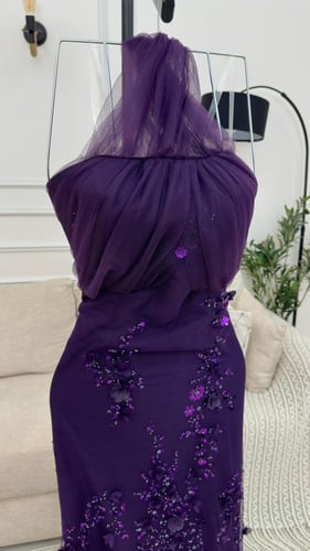 فستان تل مطرز خرز وورد