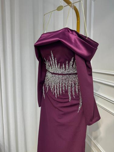 فستان عنابي