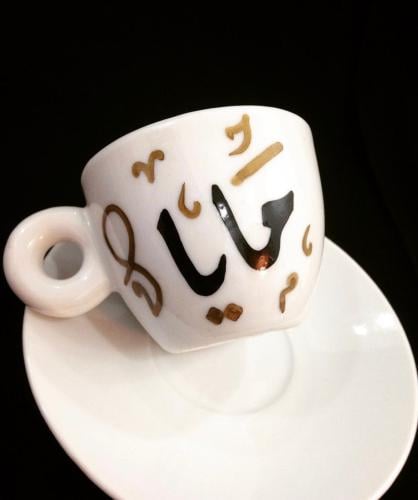 ☕ خدمة الكتابة والتصميم على المجات والكؤوس