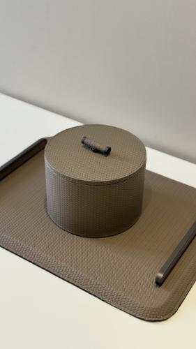Round storage box