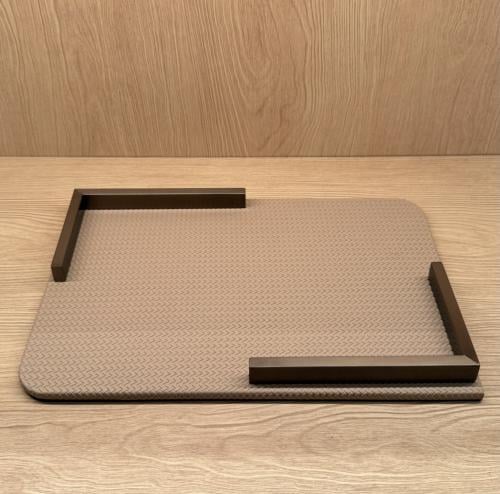 Serving tray