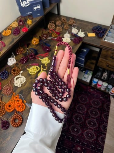 Saffron-colored prayer beads Warba