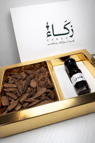 Box of natural Morrocan oud + Indian oil