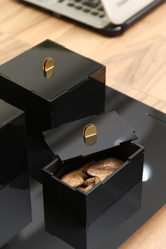 ايليت ستاند