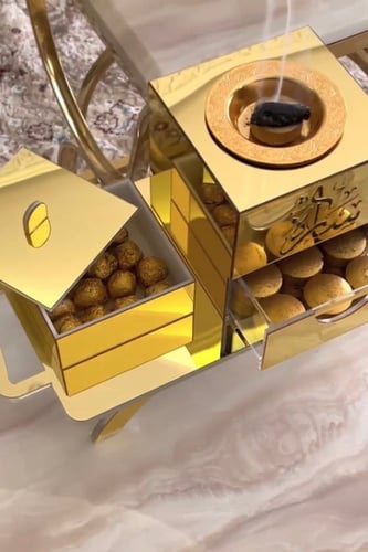 طقم الضيافة الذهبي