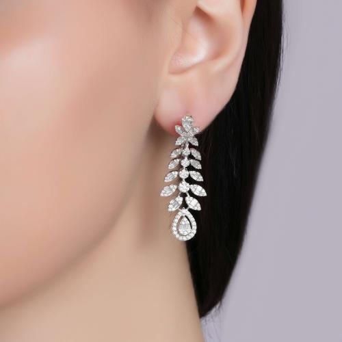 حلق ذهب ابيض والماس