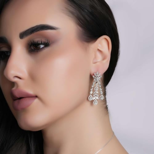 حلق ذهب ابيض والماس