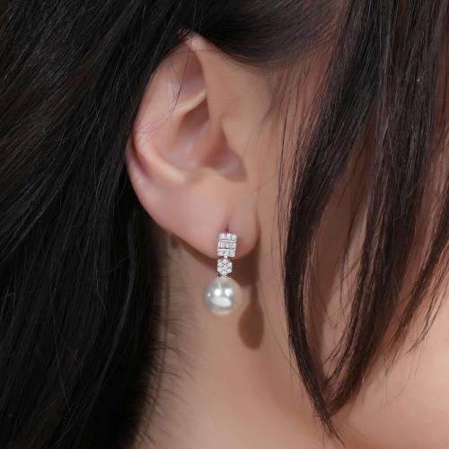 حلق ذهب ابيض والماس