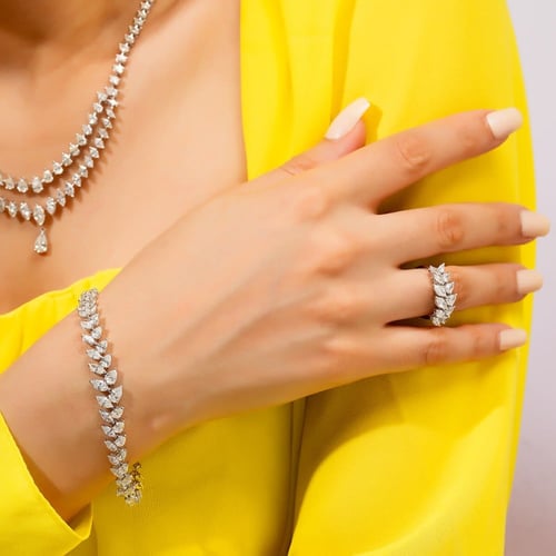 طقم ذهب ابيض والماس