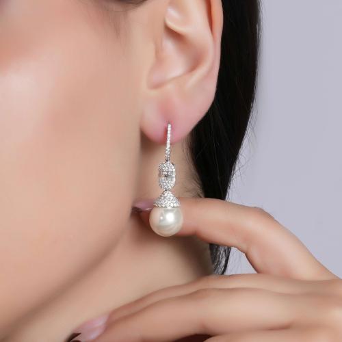 حلق ذهب ابيض والماس