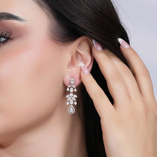 حلق ذهب ابيض والماس