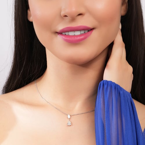 عقد ذهب أبيض والماس