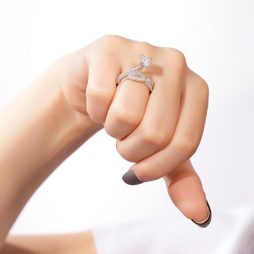 خاتم ذهب ابيض والماس