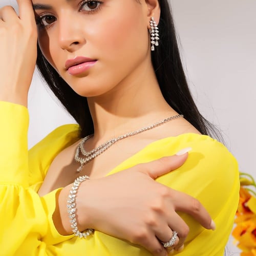 طقم ذهب ابيض والماس