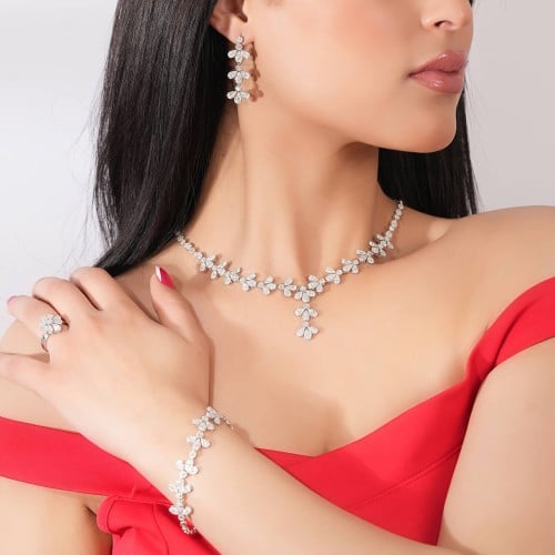 طقم ذهب ابيض والماس