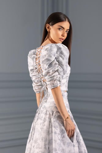 قطعتين من خامة الجورجيت الخفيف برسومات طبيعة واشجا...