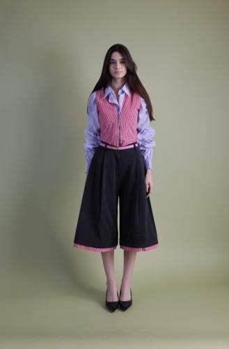 A 3-piece suit and belt, the shirt made of natural cotton, the Badi with a checkered pattern in crepe cotton fabric, and the short...