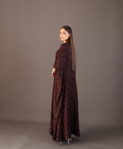 Mundo Abaya ( مع فستان اسود)