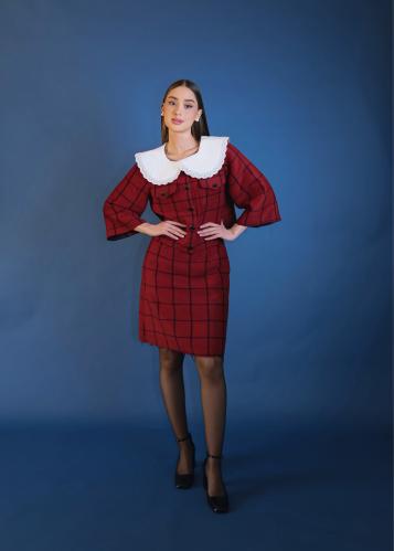 بدلة بستايل كوري مكونة من قطعتين ومصممة بقماش أحمر...