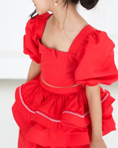 (وردة) _ بدلة من خامة الحرير المجعد الناعم خامة كو...