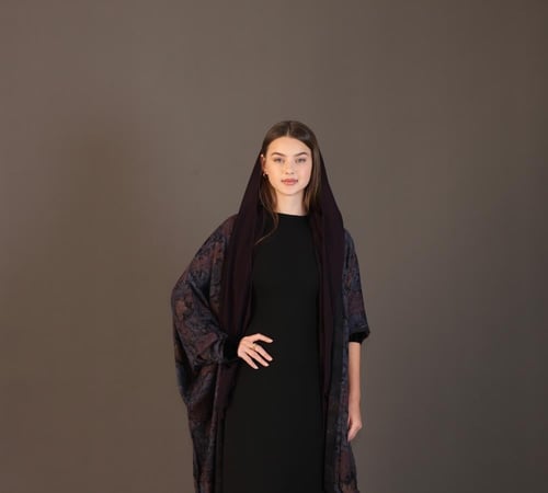 Mundo Abaya ( مع فستان اسود)