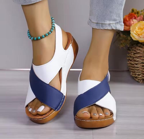 صندل صيفي متعدد الألوان أنيق متوفر. مقاس (٣٦ - ٣٧-...