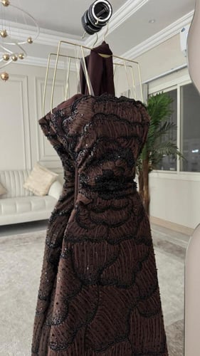 فستان سهرة "إيليجانس" الفاخر باللون الأسود/البني ا...