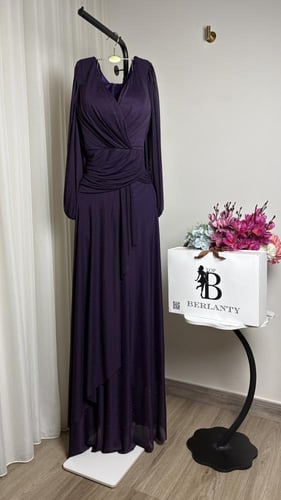 فستان "سهرة كلاسيك" بنقاط البولكا والخصر المجعد