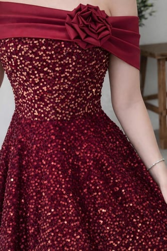 فستان سهرة مارون غلو بريق متلألئ بلمسة كلاسيكية