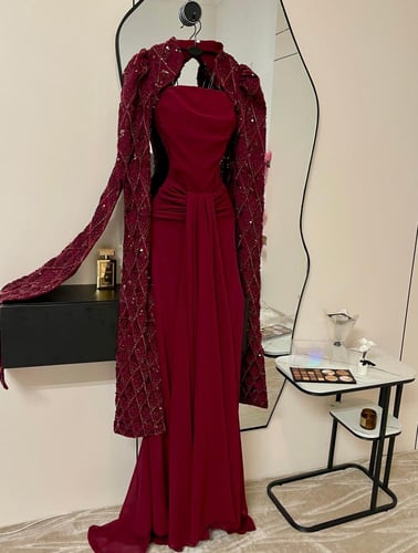 فستان سهرة ماكسي أنيق باللون العنابي (البرغندي) مع...