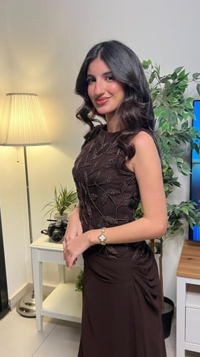 فستان سهرة "تشوكليت براون" مطرز يدوياً