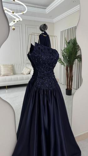 فستان سهرة ماكسي أنيق باللون العنابي (البرغندي) مع...