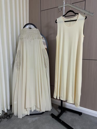 جلابية "كيب" ملكية بتطريز كريستال فاخر