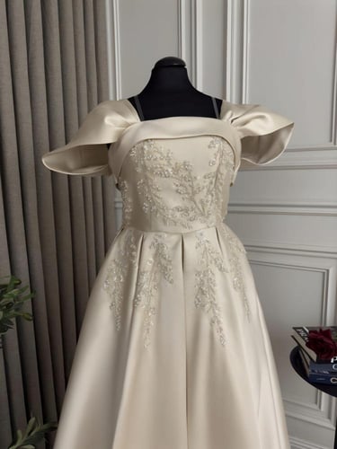 فستان سهرة كلاسيك رويال بلون شامبين ساحر