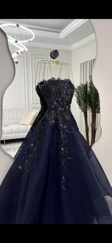 فستان سهرة نجوم الليل كحلي ملكي بتطريز فاخر