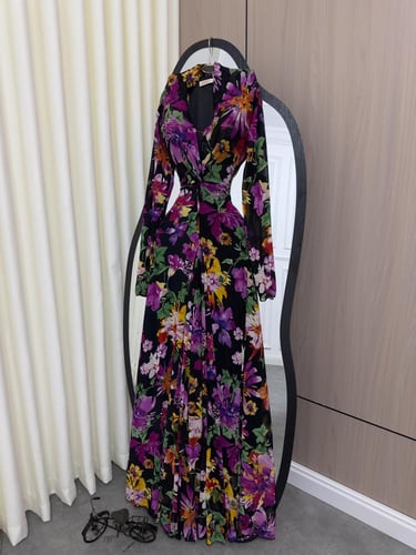 فستان ماكسي شيفون بنقشة ورود استوائية - أناقة مفعم...