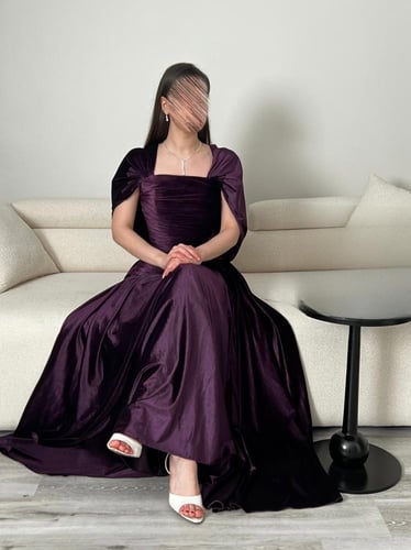 فستان سهرة "فيوليت رويال" - مخمل فاخر بتصميم درابي...