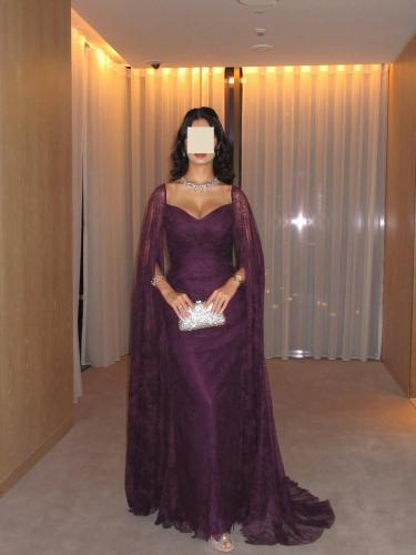 فستان سهرة فاخر بقصة ذيل السمكة ولون بنفسجي ملكي