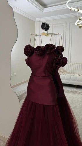 فستان سهرة أنيق بتصميم الزهور والتل - لون خمري (بر...