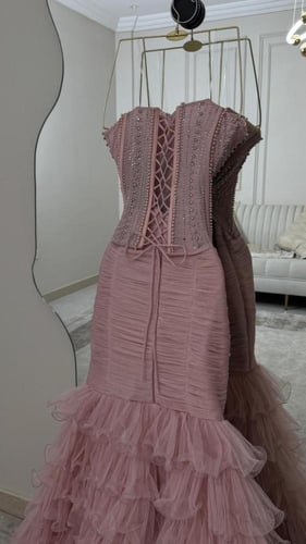 فستان سهرة "روز لوميير" بنمط حورية البحر والمرصع ب...