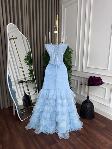 فستان سهرة بتصميم الكورسيه الفاخر