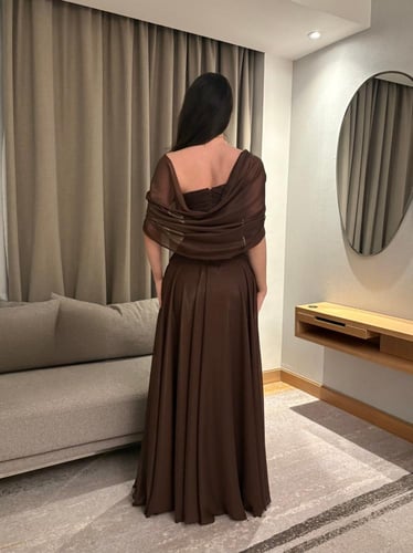 فستان "جولدن جلو" السهرة - شبك مرصع بالفصوص