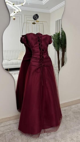 فستان سهرة أنيق بتصميم الزهور والتل - لون خمري (بر...