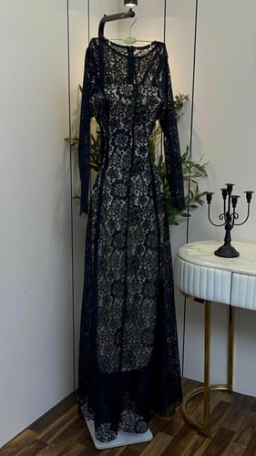 فستان سهرة "دانتيل كلاسيك" طويل - أسود ببطانة متبا...