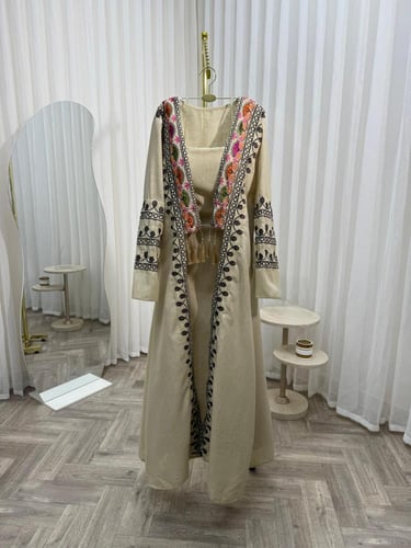 جلابية أصالة الملكية - طقم قطعتين بتطريز تراثي غني