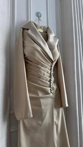 فستان "إيليجانس" الراقي - مزيج بين الكلاسيكية والع...