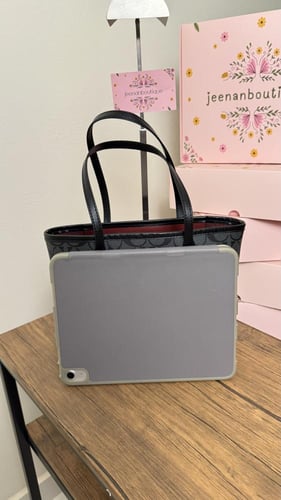 توت باق كوتش ميني لوقو ذهبي