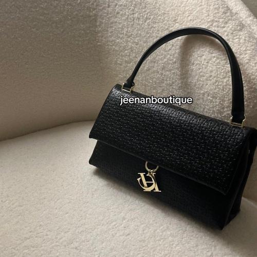 شنطة سي اتش مقاس صغير