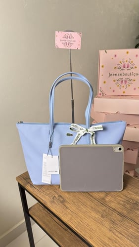 شنطة لاكوست فيس سماوي